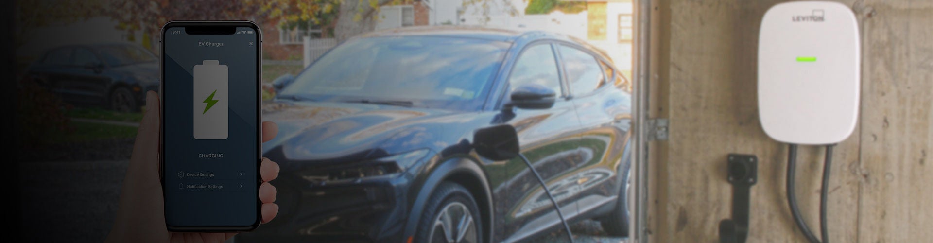 Cargador para vehículos eléctricos My Leviton con aplicación para teléfono en garaje