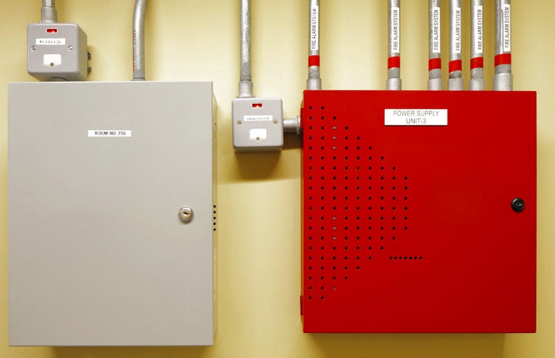 Paneles de sobretensión hospitalarios etiquetados